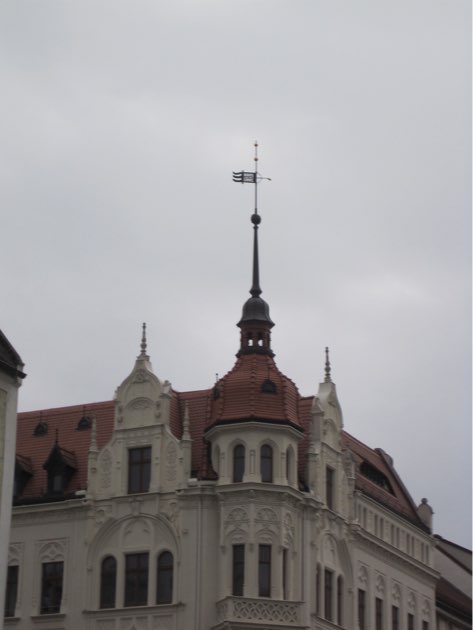 Turm mit neuen Bibern