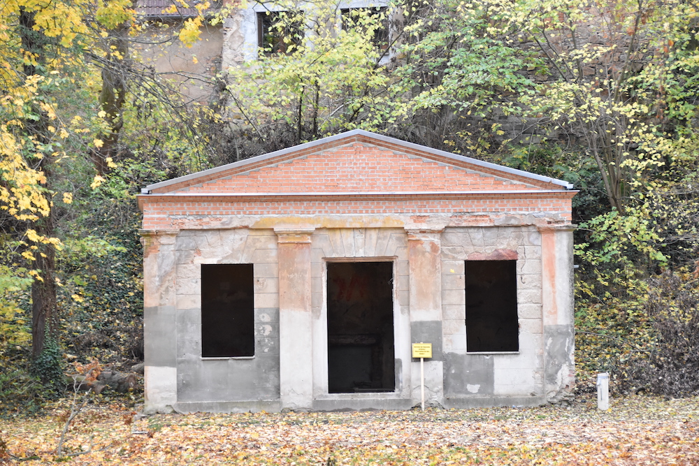 Dachsanierung für historisches Gartenhaus